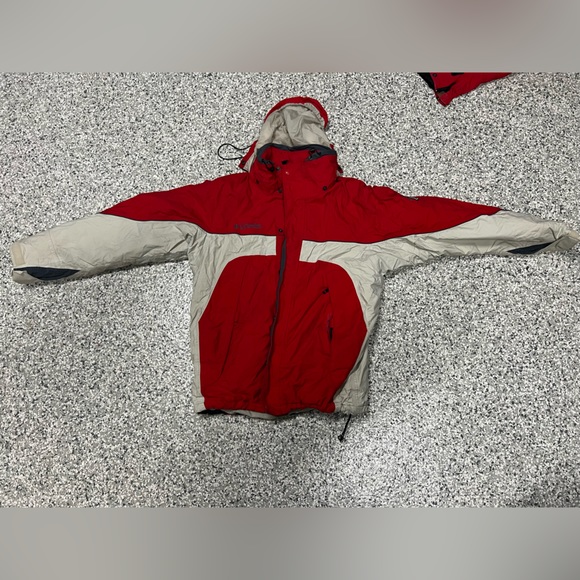 Men’s Columbia ski jacket. - Picture 1 of 7